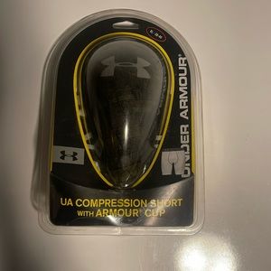 Man’s extra large Under Armour  UA compression shorts with armour cup